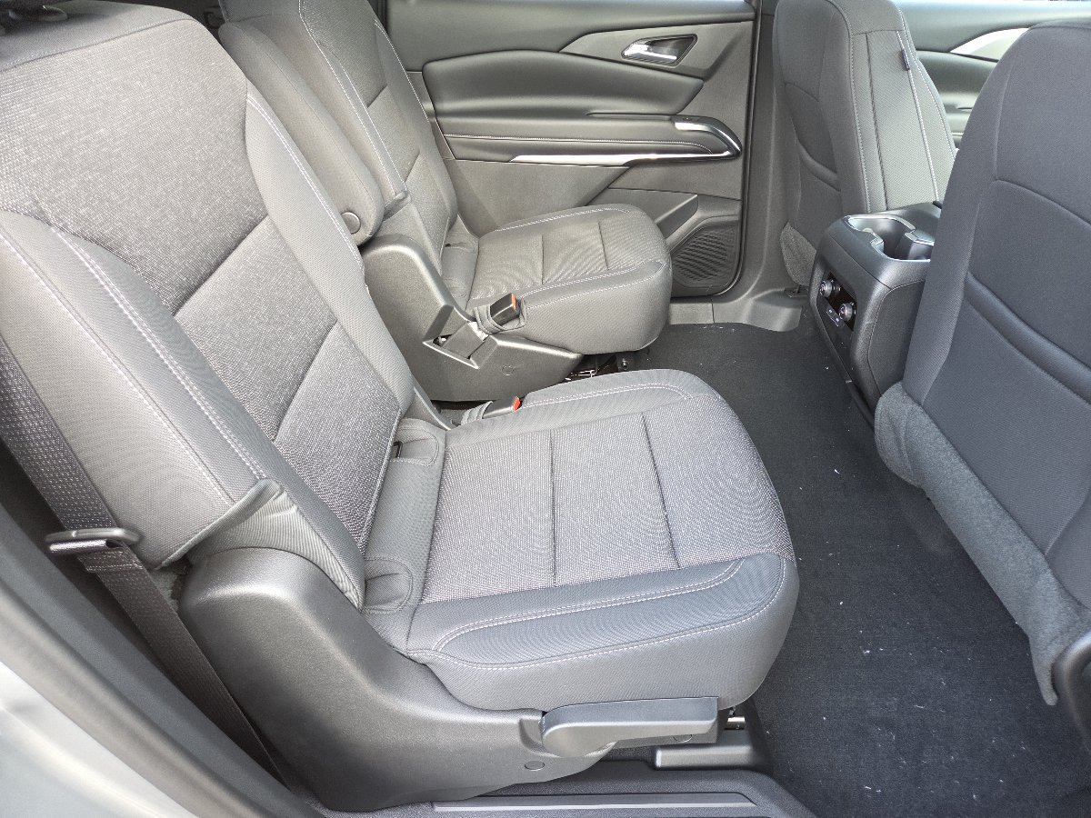 New 2027 Chevrolet Traverse LT w/ Sun and Wheel Package AWD/4WD image 27