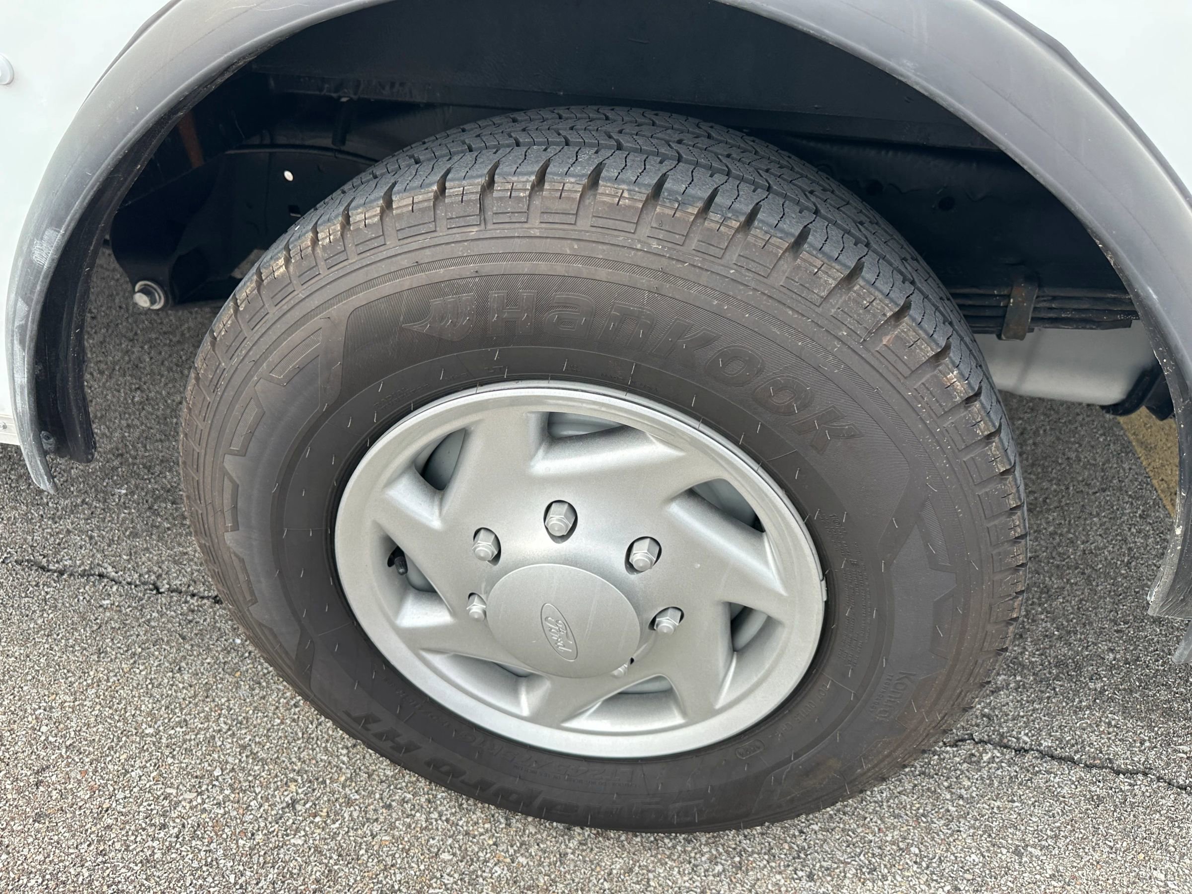 Used 2026 Ford E-350 and Econoline 350 Super Duty w/ Interior Upgrade Package image 3