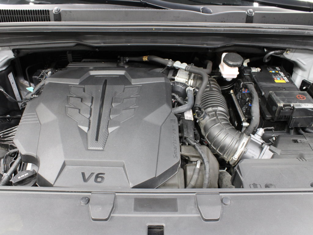 Used 2023 Kia Carnival EX FWD image 29