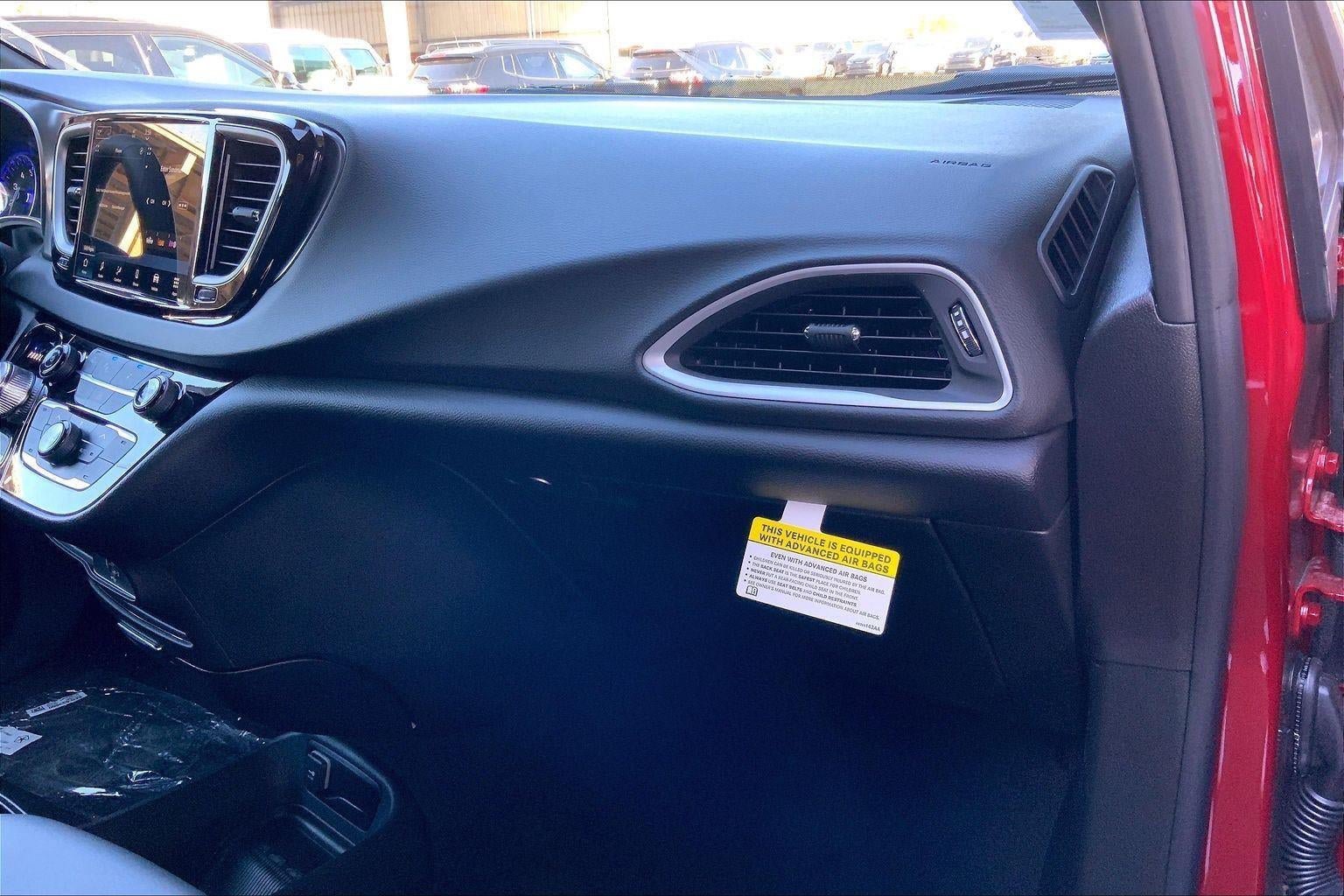 New 2026 Chrysler Voyager LX FWD image 24