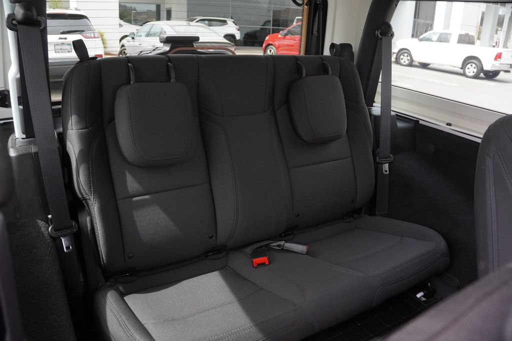 Certified 2022 Jeep Wrangler Sport AWD/4WD image 37