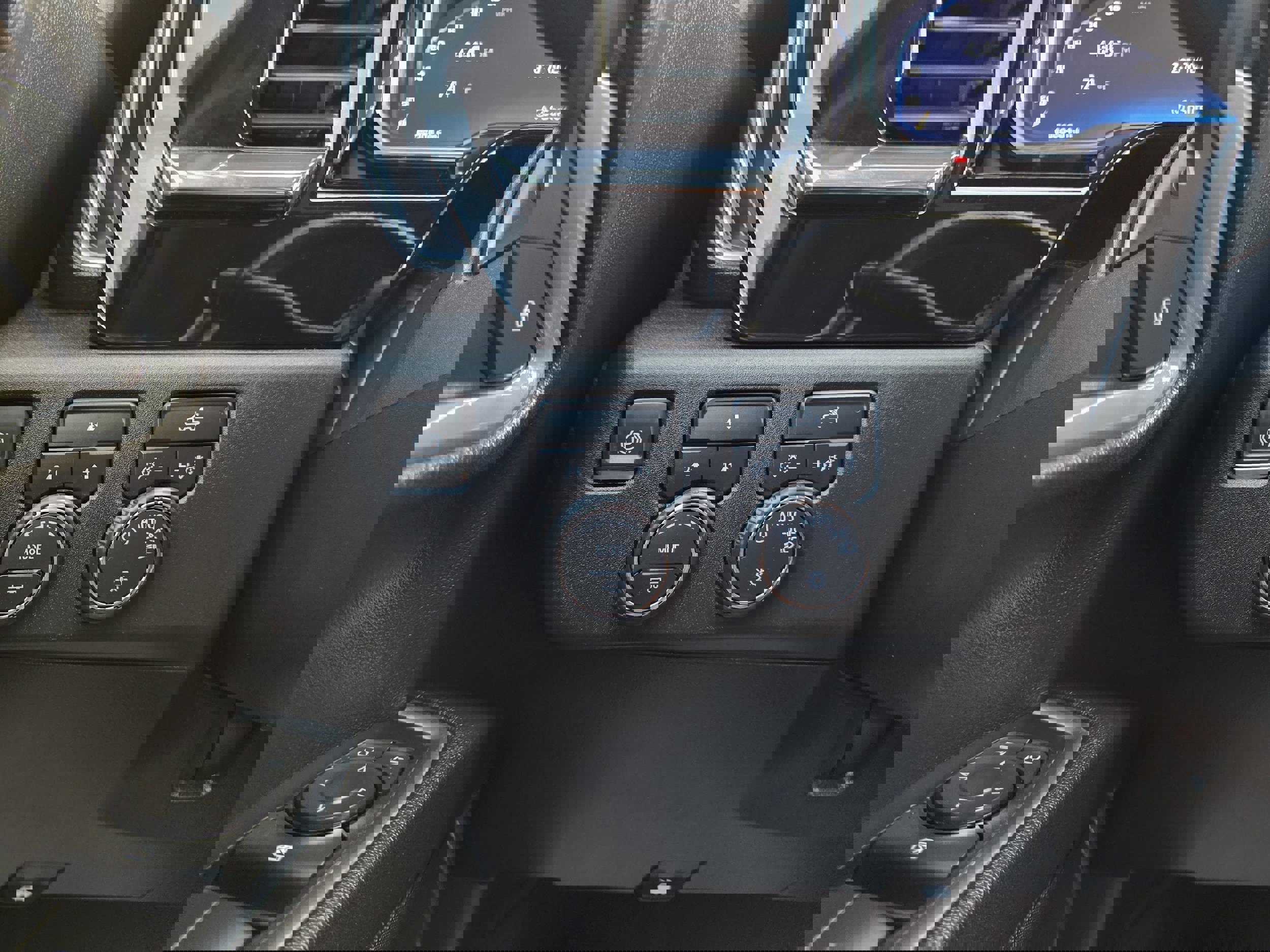 Used 2024 Chevrolet Silverado 2500 LT image 41