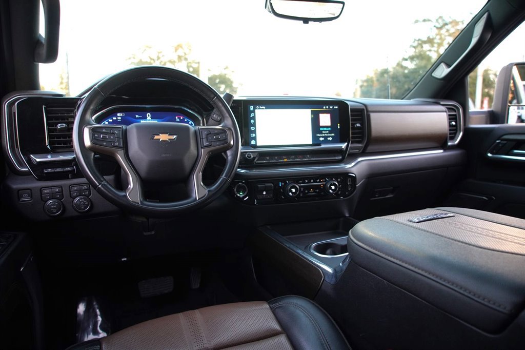 Used 2024 Chevrolet Silverado 3500 High Country w/ Technology Package image 13