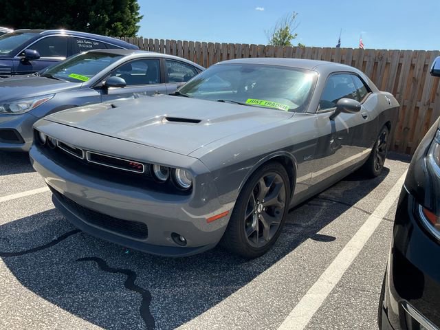Used 2017 Dodge Challenger R/T w/ Cold Weather Group RWD image 3