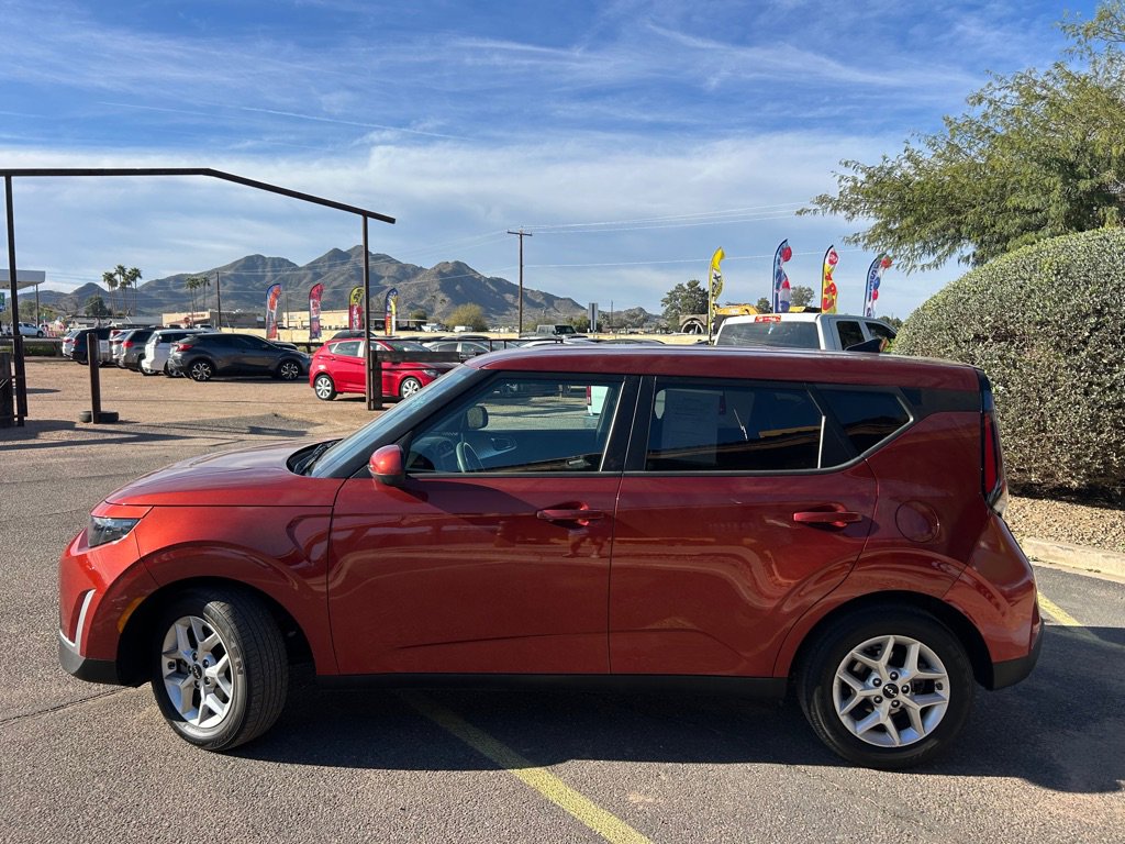 Used 2024 Kia Soul LX w/ Option Group 015 image 2