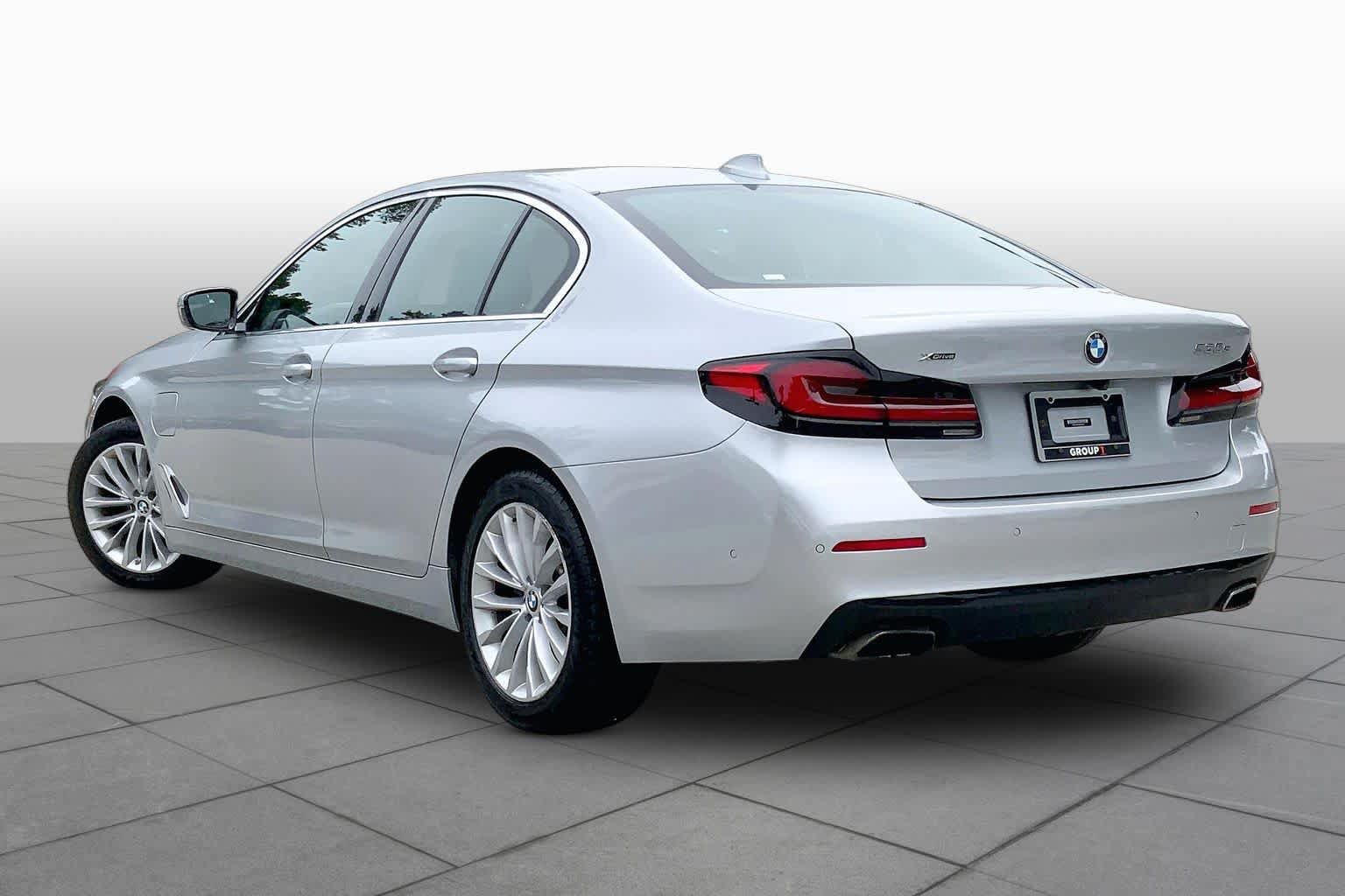 Used 2021 BMW 530e xDrive w/ Executive Package AWD/4WD image 12