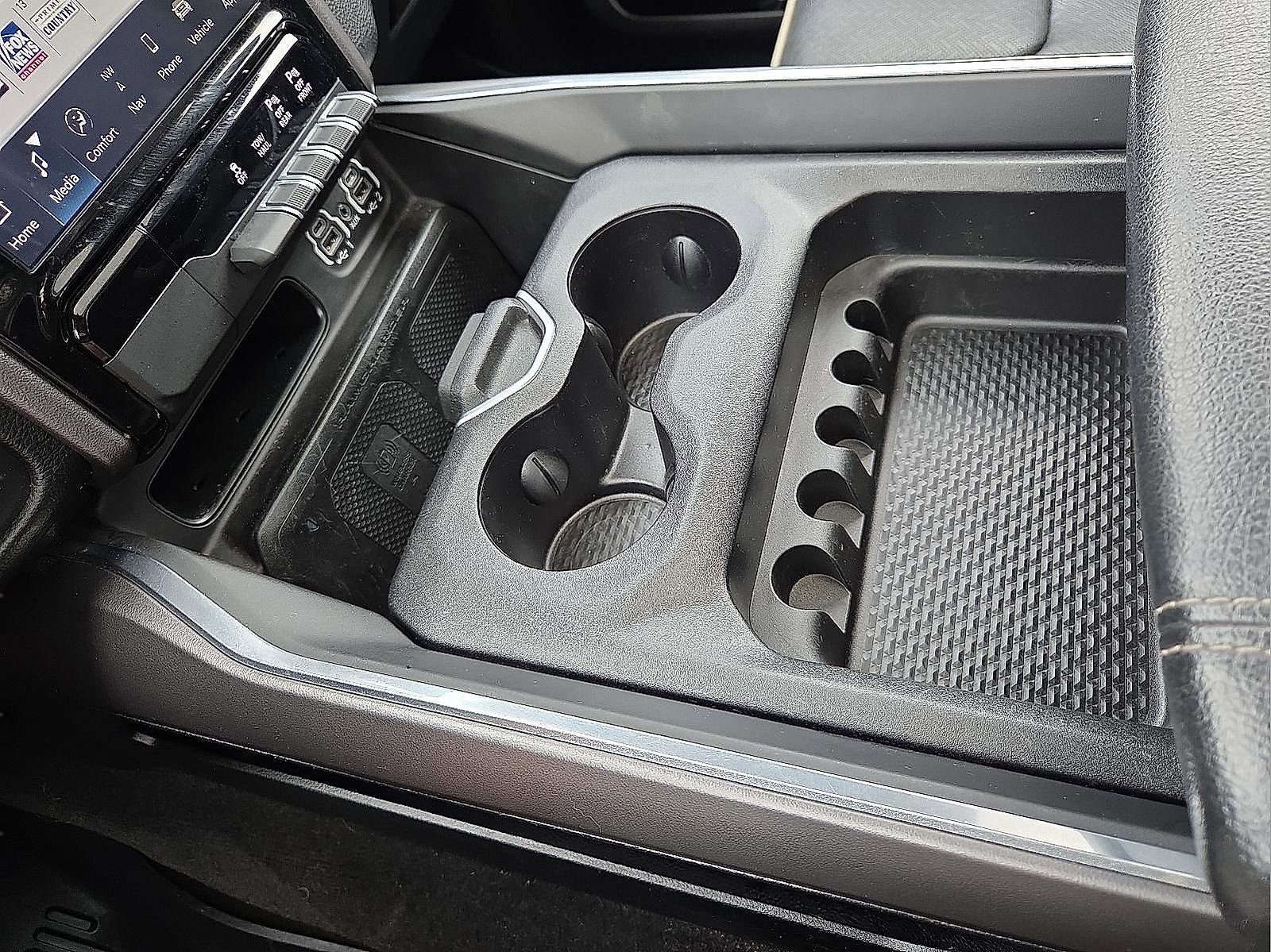 Used 2022 RAM 1500 Laramie AWD/4WD image 25