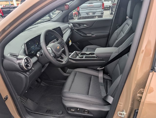 New 2027 Chevrolet Equinox LT w/ Convenience Package II FWD image 11
