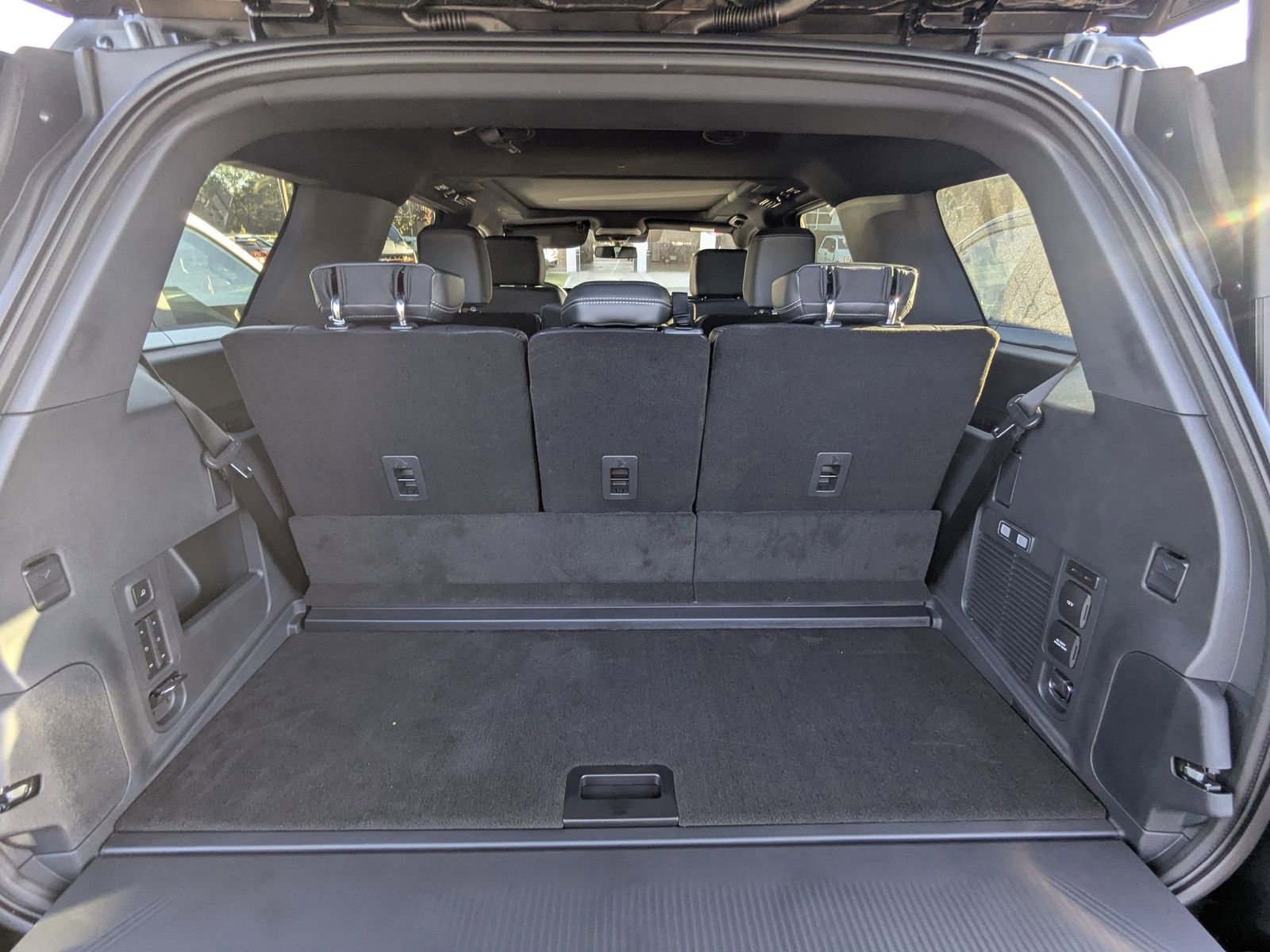 New 2025 Ford Expedition Platinum w/ Stealth Performance Package image 14