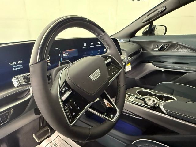 New 2025 Cadillac Lyriq Luxury w/ Nappa Leather Package RWD image 11