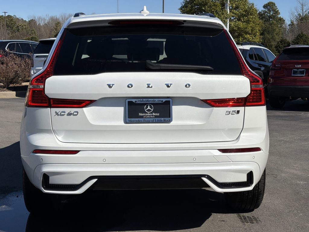 Used 2024 Volvo XC60 B5 Core image 4
