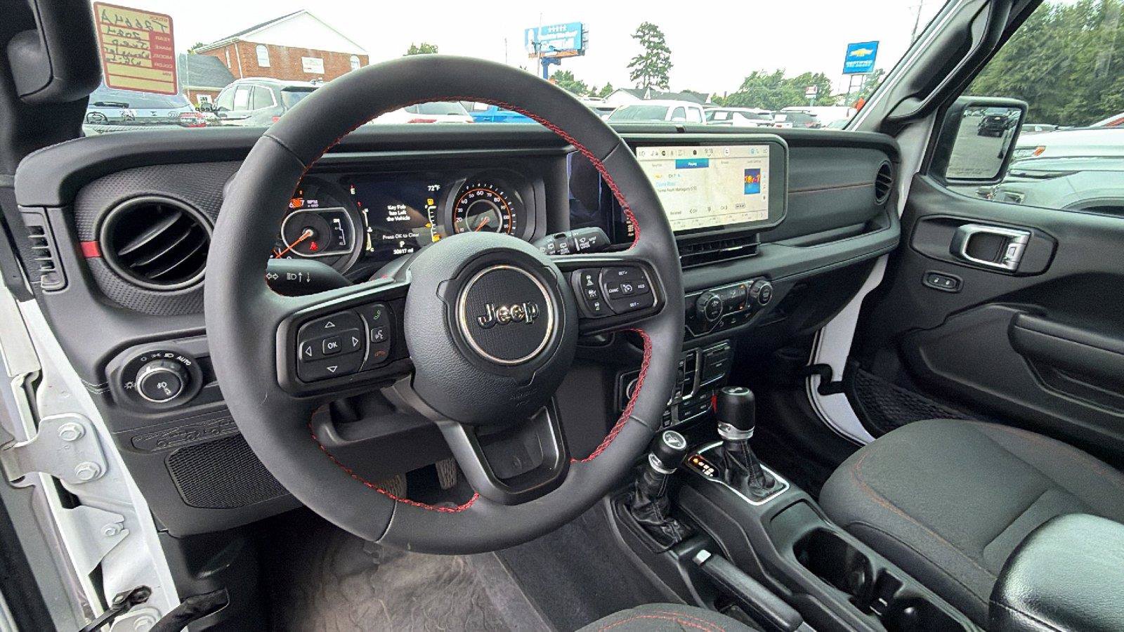 Used 2024 Jeep Wrangler Unlimited Rubicon w/ XTREMEE 35" Tire Package AWD/4WD image 3