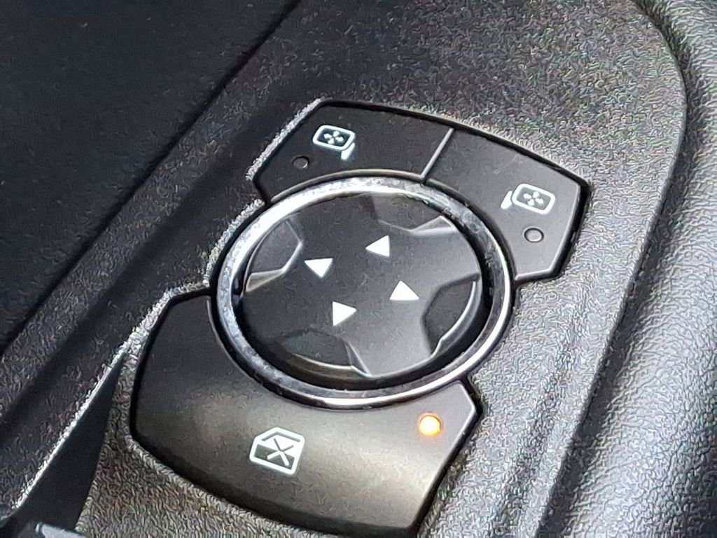 Used 2022 Ford Edge SE w/ Black Appearance Package image 26