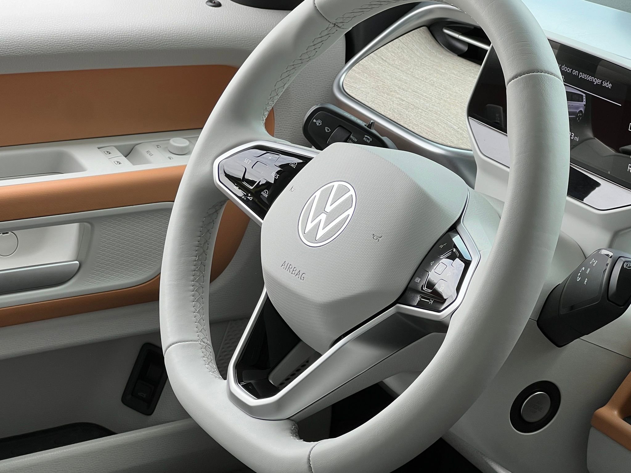Used 2025 Volkswagen ID. Buzz 1st Edition AWD/4WD image 39