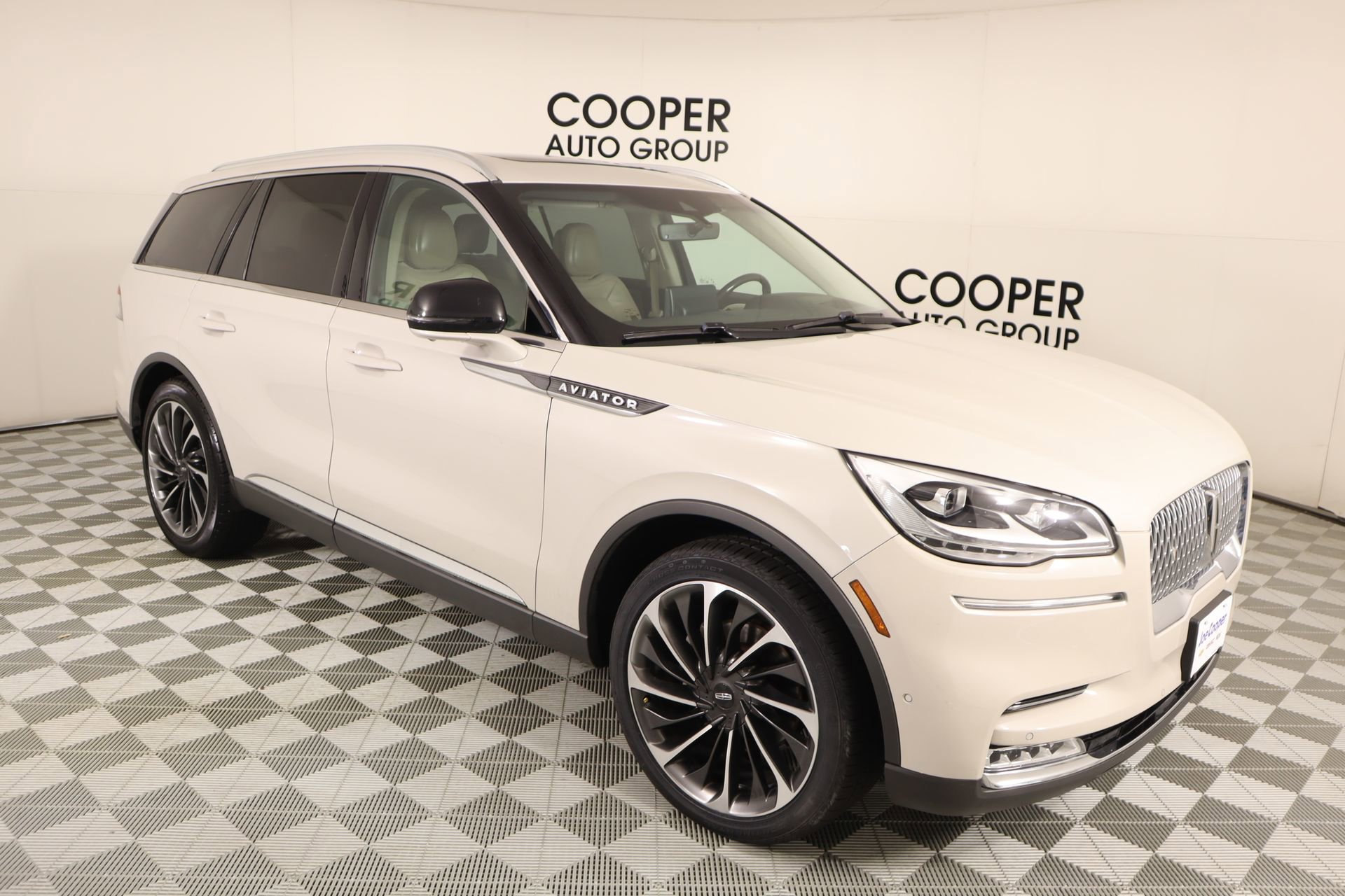 Used 2020 Lincoln Aviator Reserve w/ Equipment Group 202A image 1