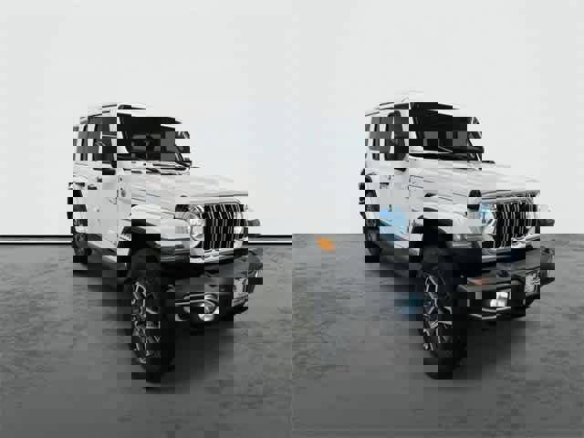 Used 2024 Jeep Wrangler Sahara image 6