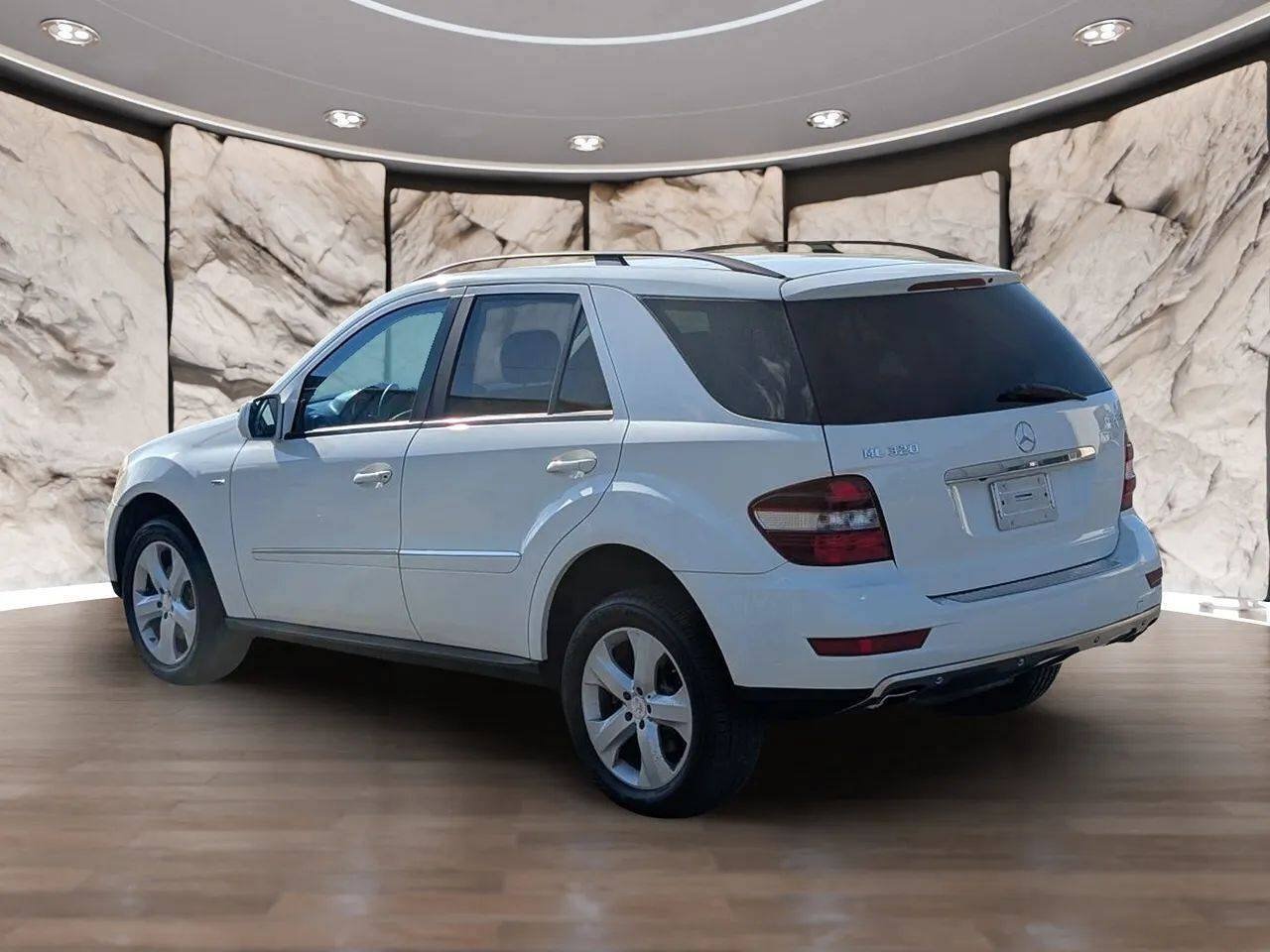 Used 2009 Mercedes-Benz ML 320 BlueTEC 4MATIC image 8