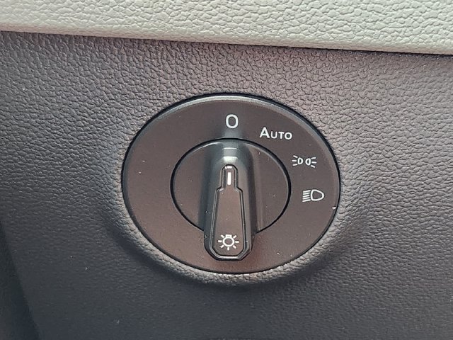 Certified 2023 Volkswagen Taos S FWD image 21
