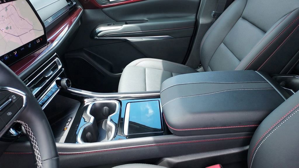 Used 2025 Chevrolet Traverse Z71 w/ Driver Confidence Package image 17