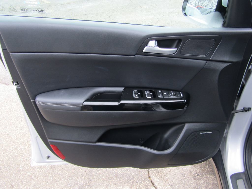 Used 2020 Kia Sportage SX image 16