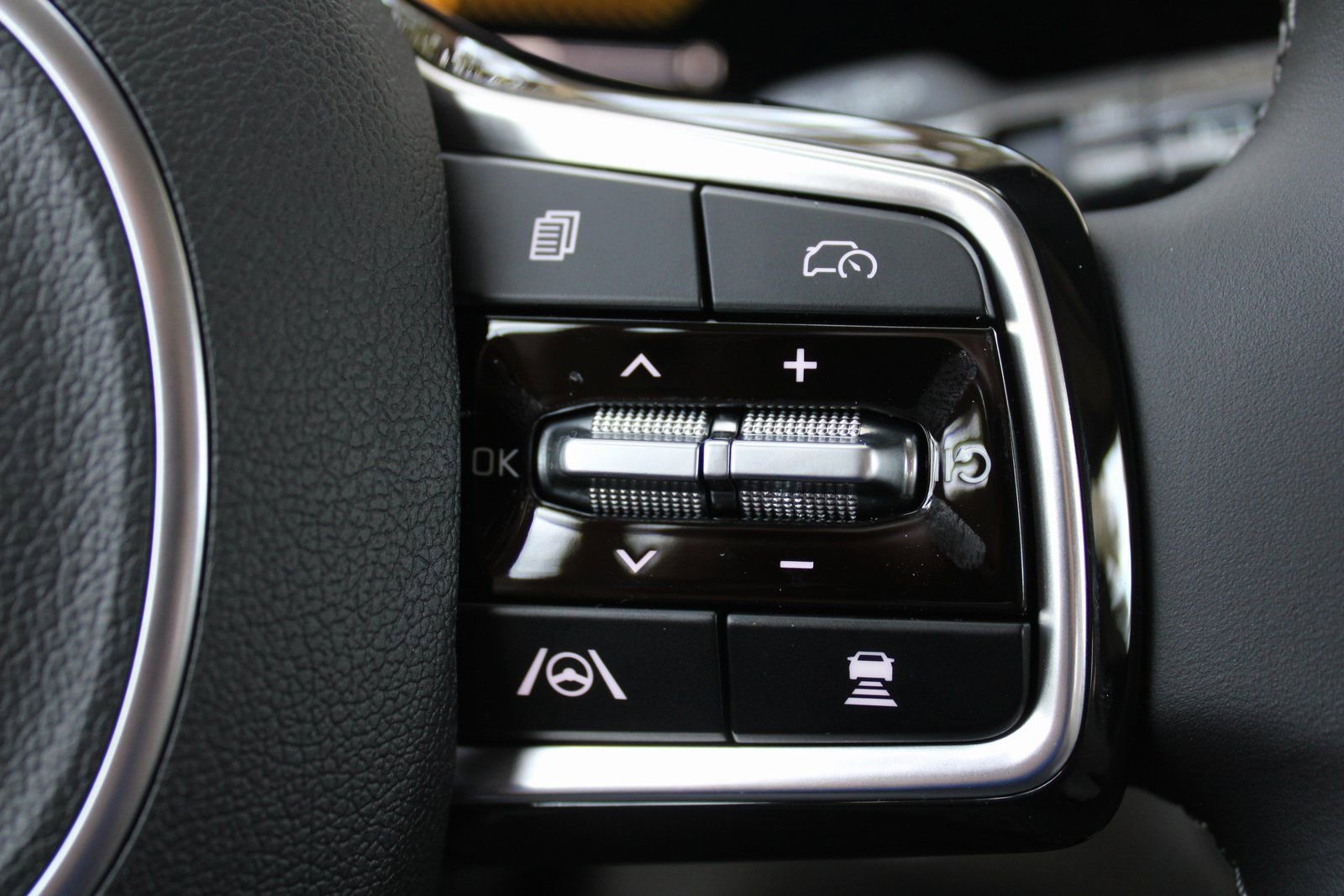 New 2026 Kia Sorento X-Line EX image 29