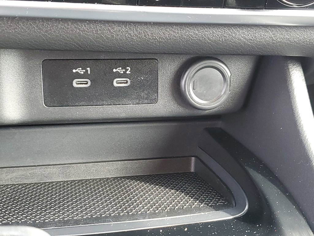 Used 2025 Nissan Rogue SV image 17