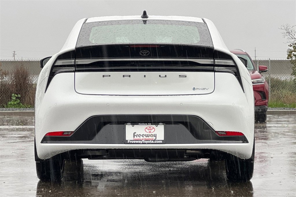 New 2026 Toyota Prius Plug-In Hybrid image 5