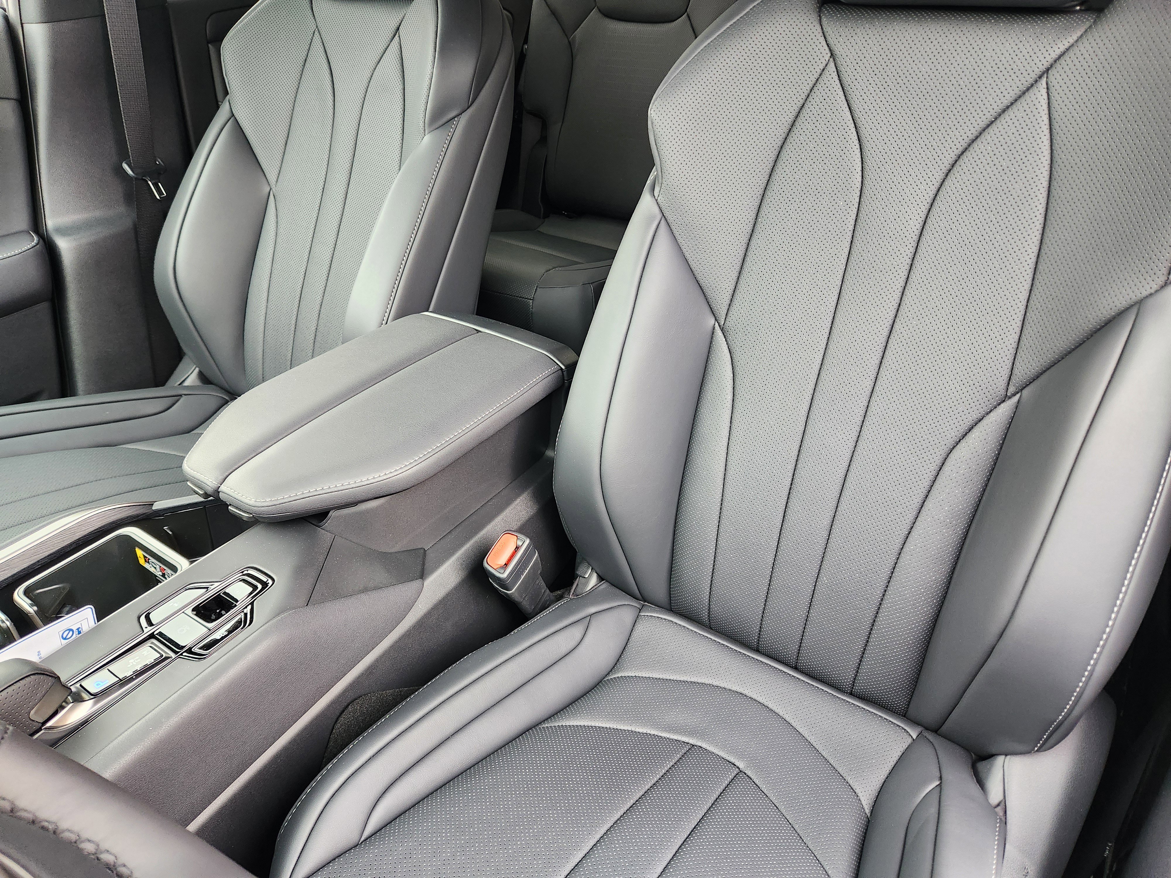 New 2026 Lexus TX 500h AWD image 14