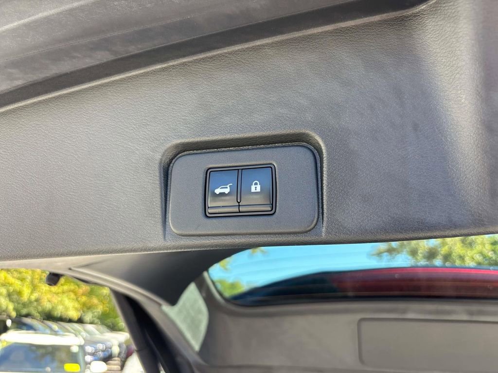 Used 2021 Nissan Rogue SL w/ Premium Package image 18