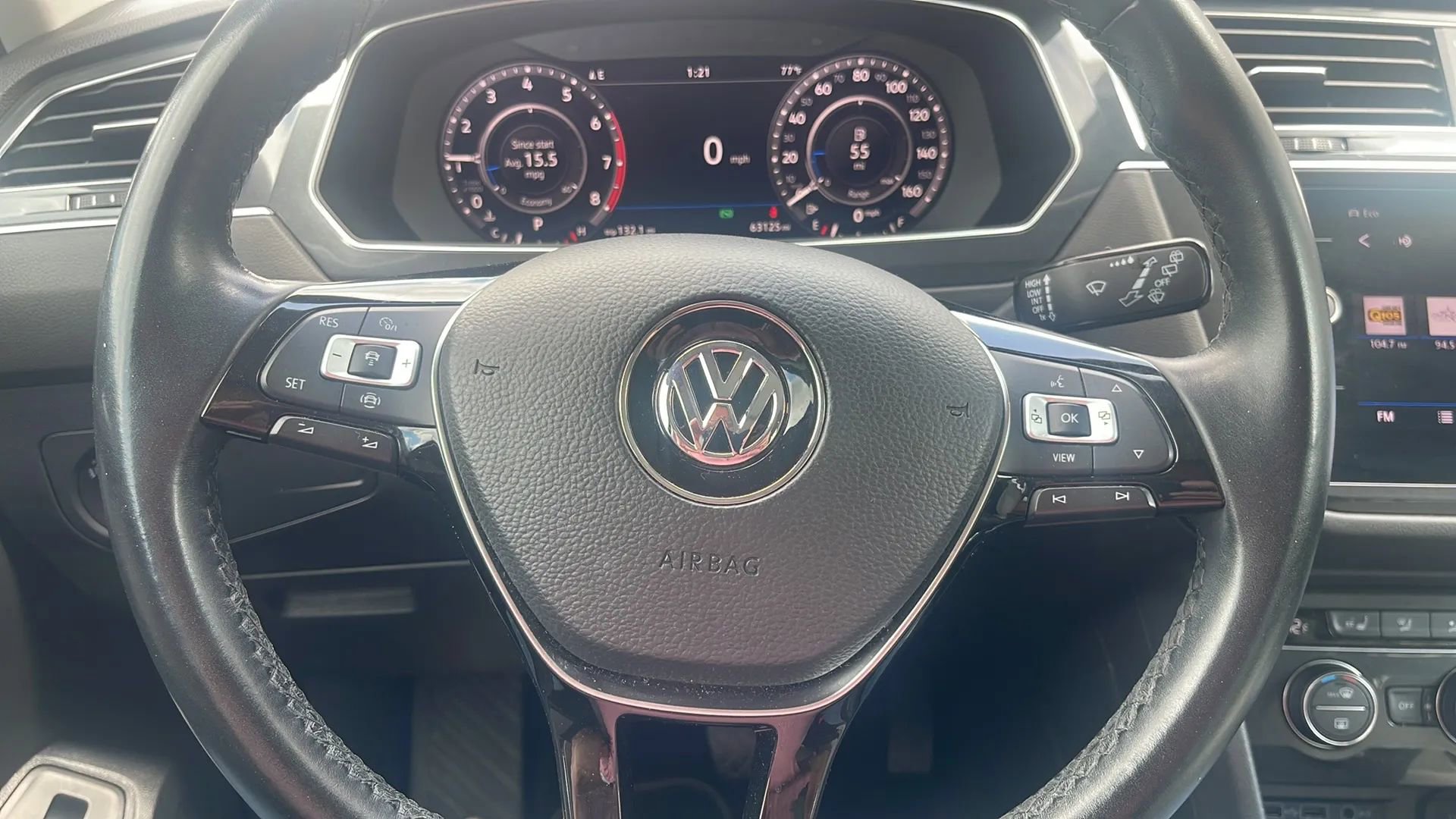 Used 2019 Volkswagen Tiguan SEL Premium image 13
