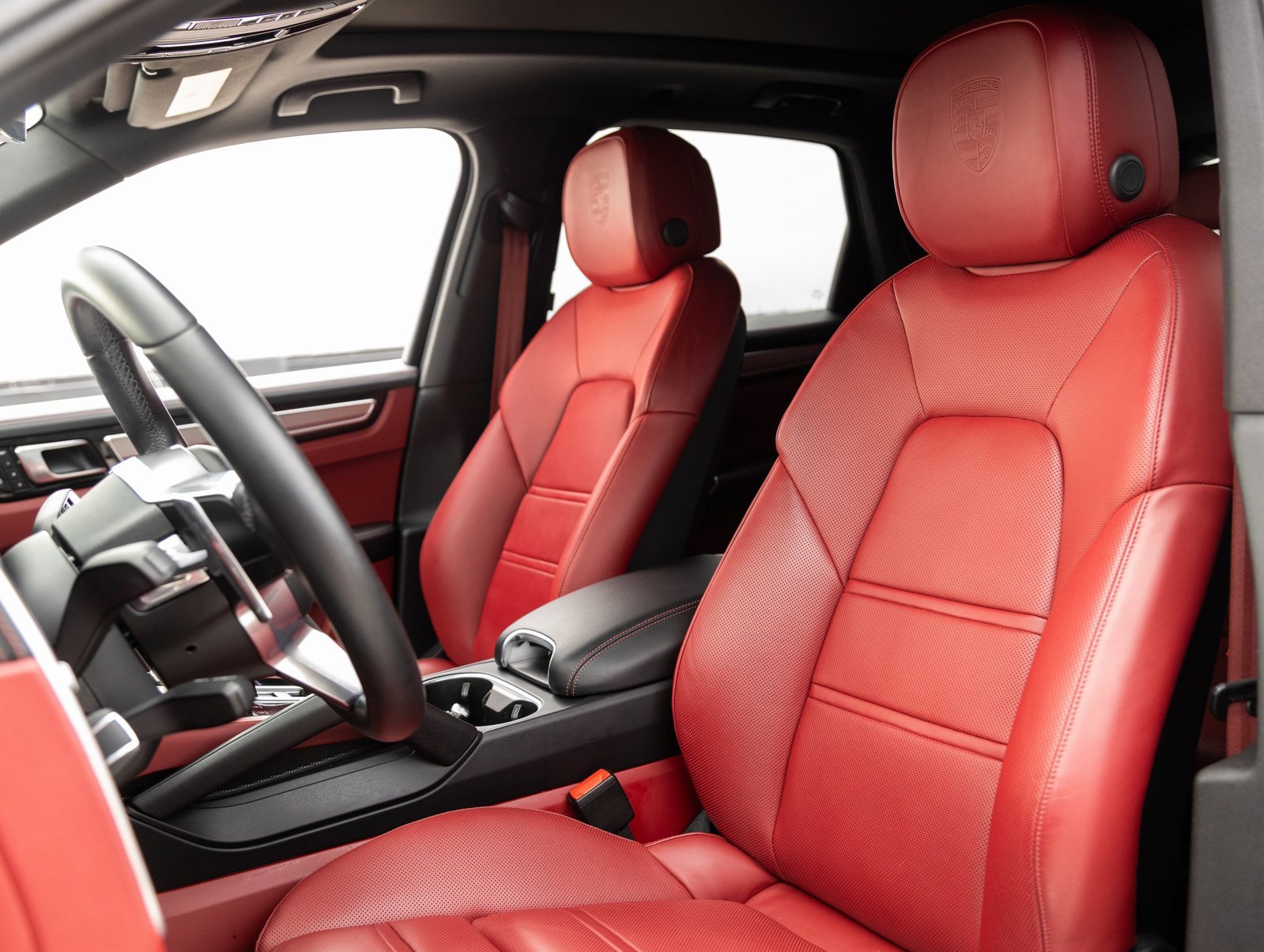 Used 2023 Porsche Cayenne image 5