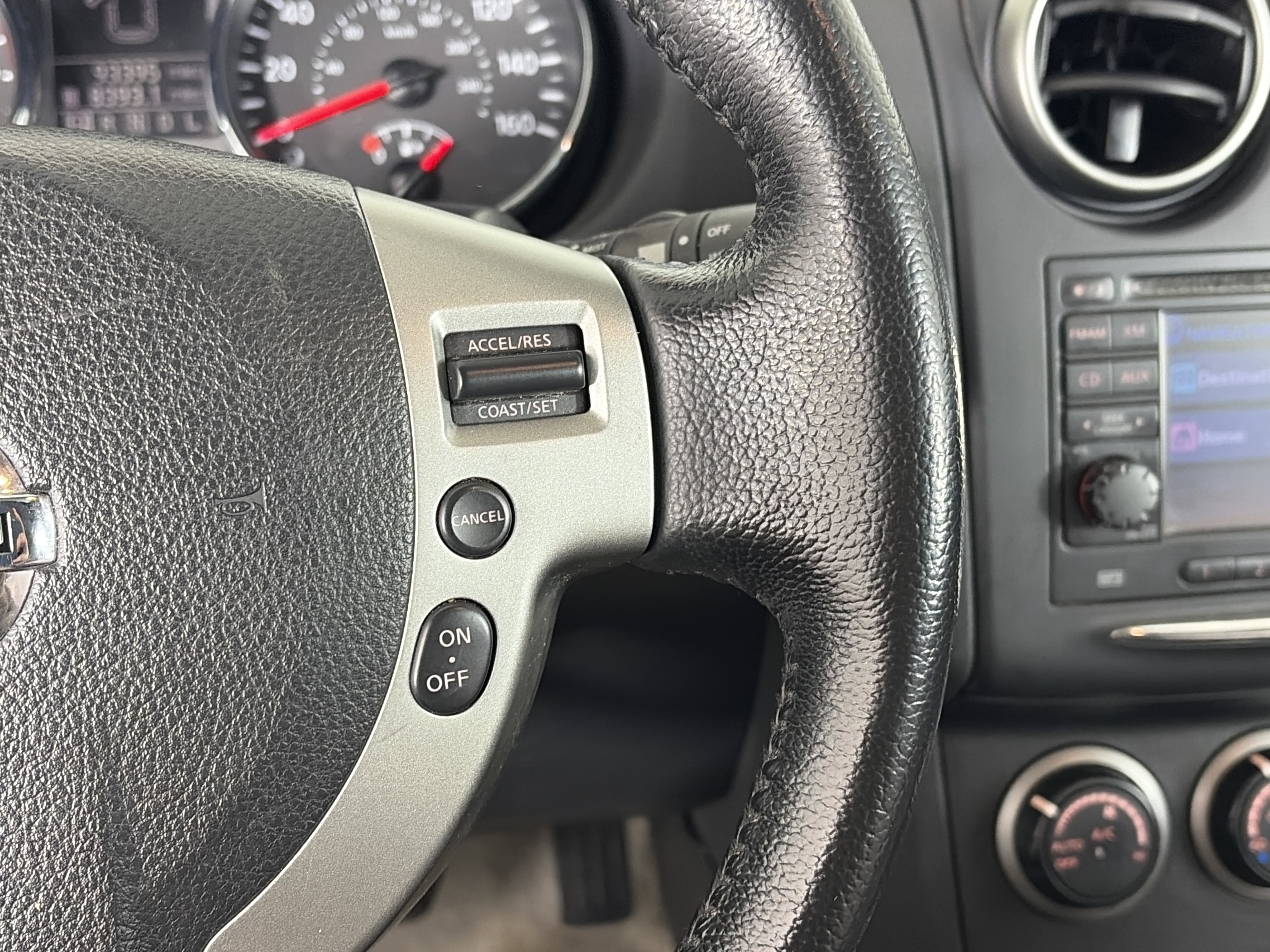 Used 2013 Nissan Rogue SL image 30