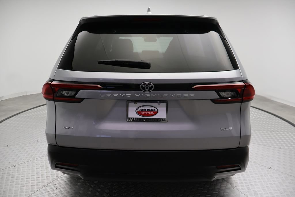 Certified 2025 Toyota Grand Highlander AWD image 10