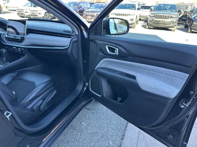 Certified 2022 Jeep Compass Latitude image 6