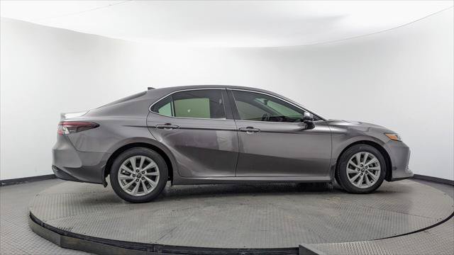 Used 2024 Toyota Camry LE w/ Convenience Package FWD image 8