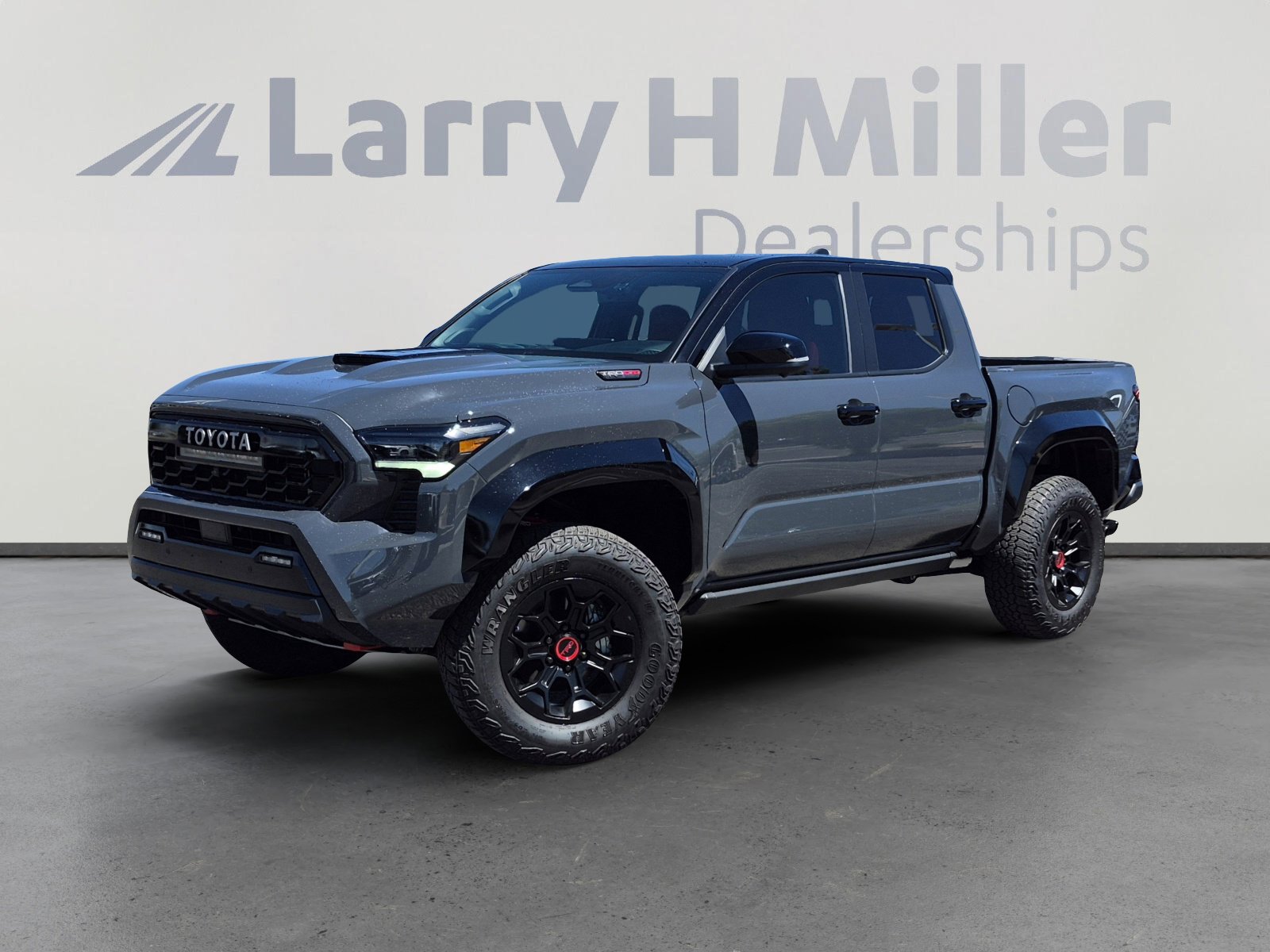 Certified 2025 Toyota Tacoma TRD Pro AWD/4WD image 1