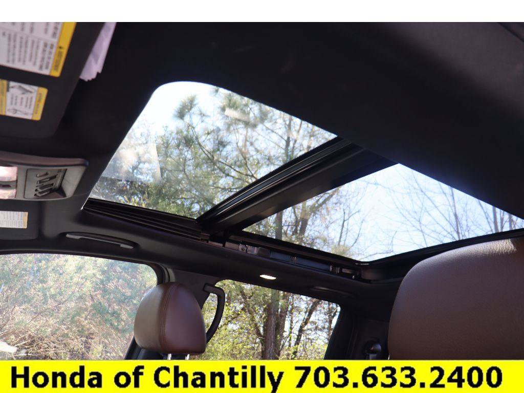 Used 2023 Nissan Titan Platinum Reserve w/ Moonroof Package image 28