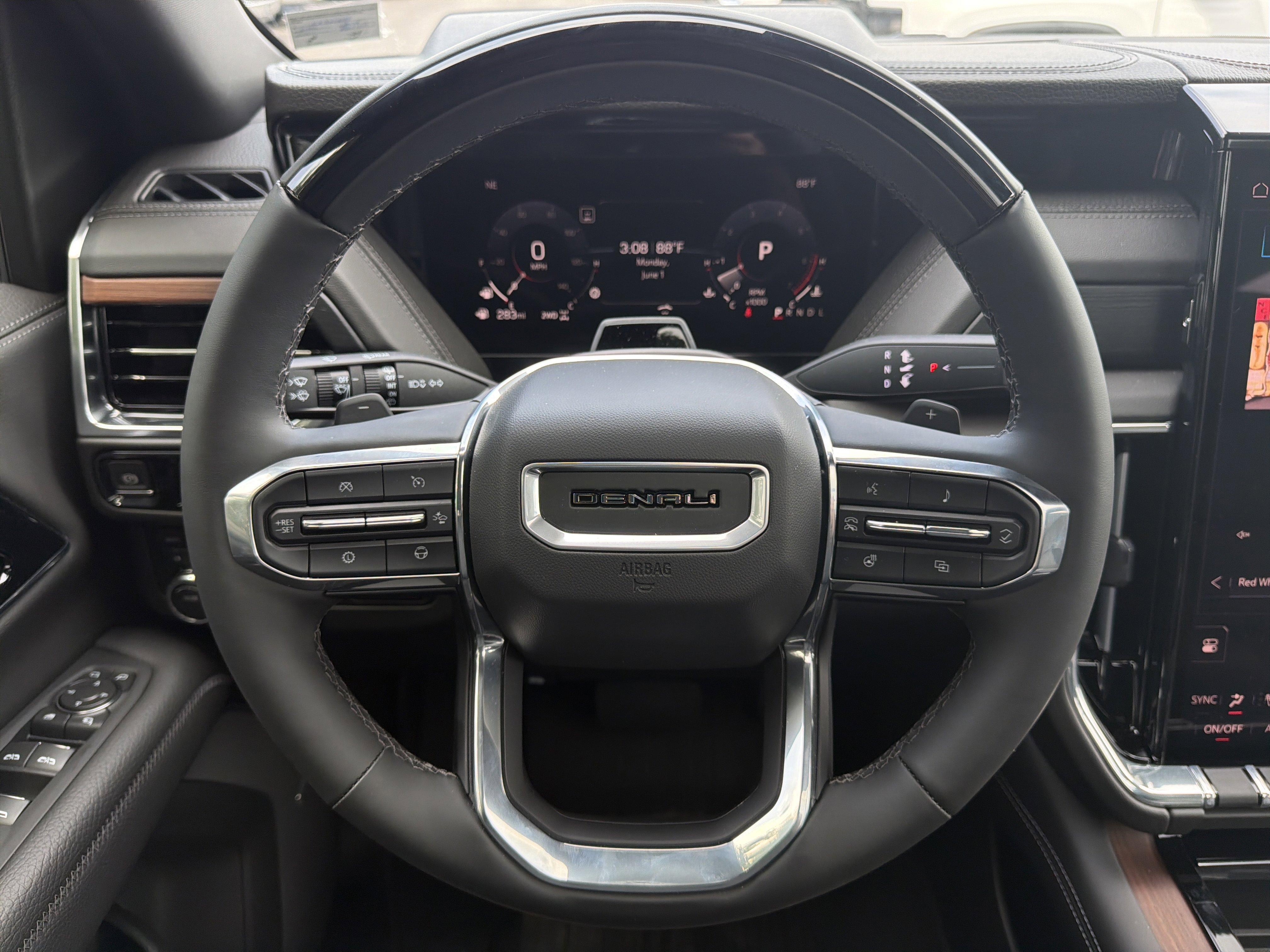 Used 2025 GMC Yukon XL Denali w/ Denali Reserve Package AWD/4WD image 18