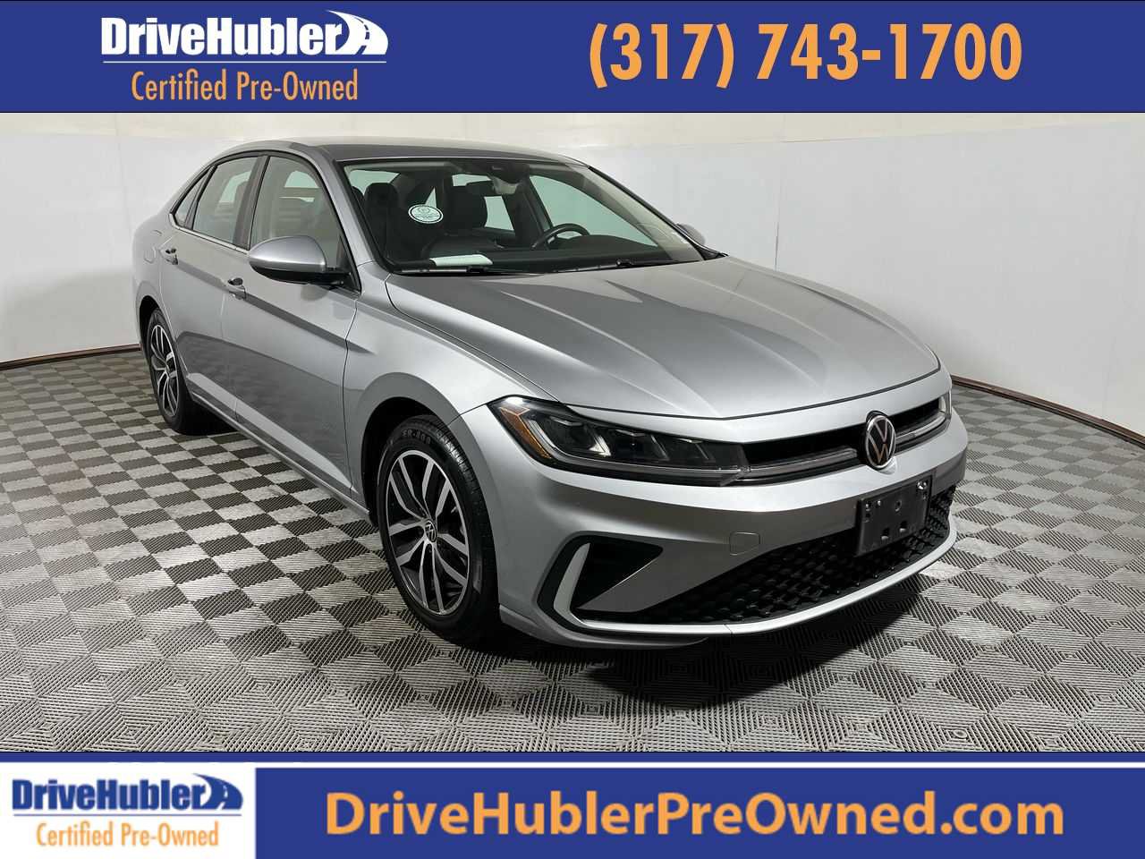 Used 2025 Volkswagen Jetta SE FWD image 1