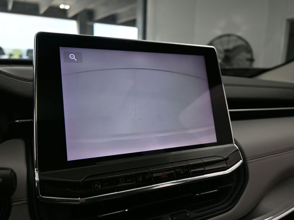 Used 2022 Jeep Compass Limited w/ Sun and Sound Group image 26