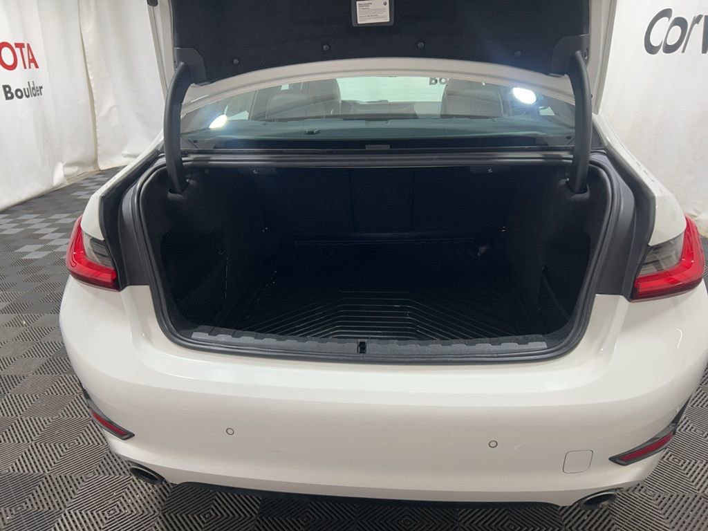 Used 2019 BMW 330i xDrive Sedan w/ Convenience Package AWD/4WD image 17