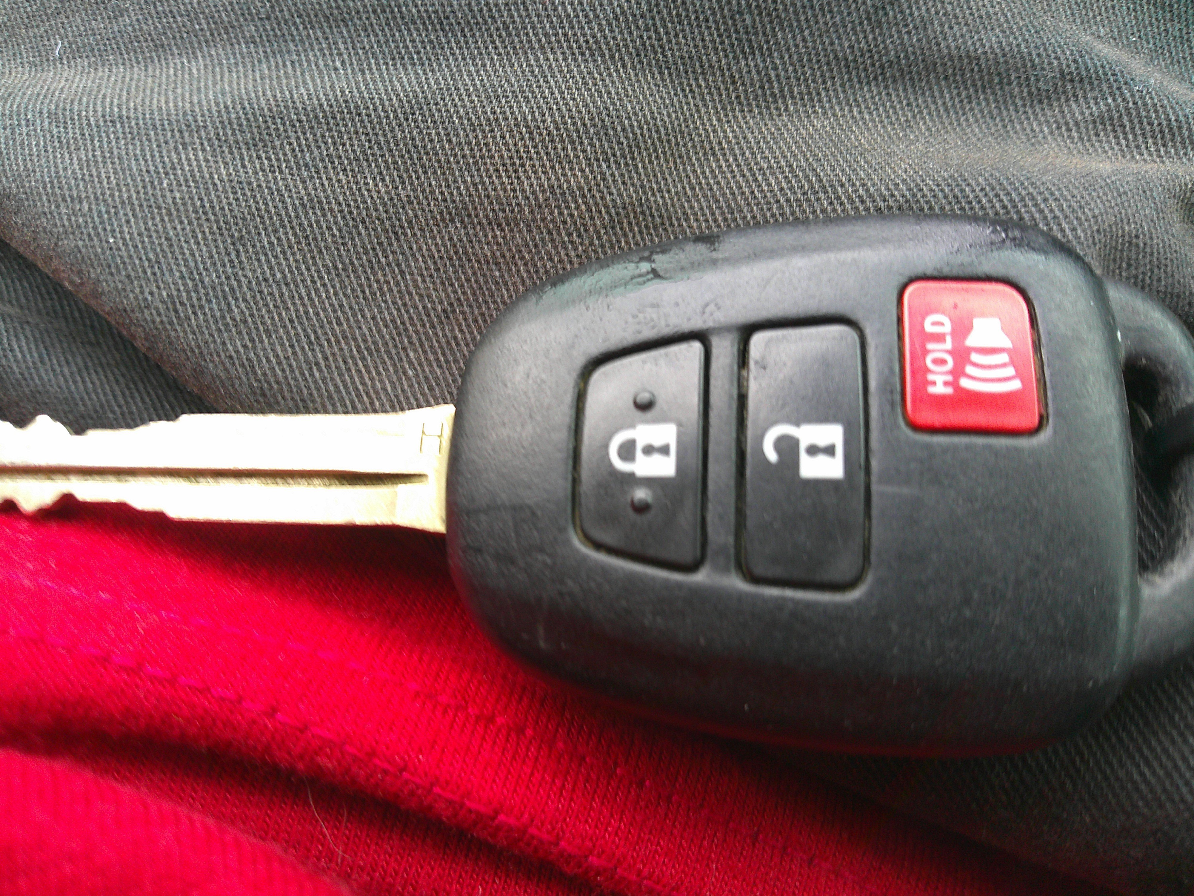 Used 2018 Toyota RAV4 XLE image 36