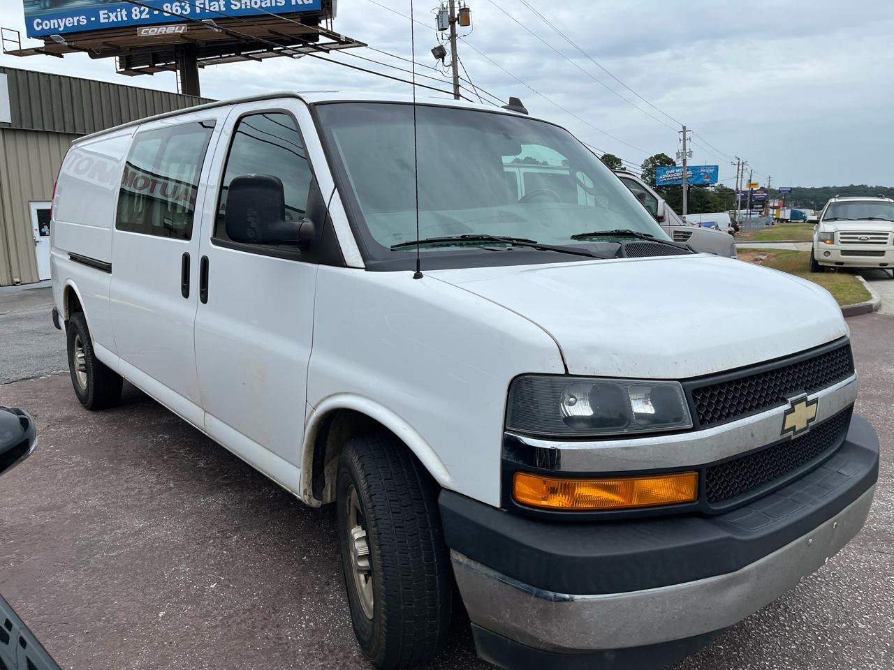 Used 2018 Chevrolet Express 3500 Extended w/ Driver Convenience Package image 3