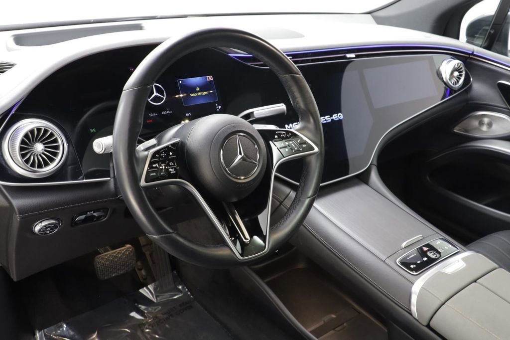Used 2023 Mercedes-Benz EQS 580 4MATIC SUV image 7