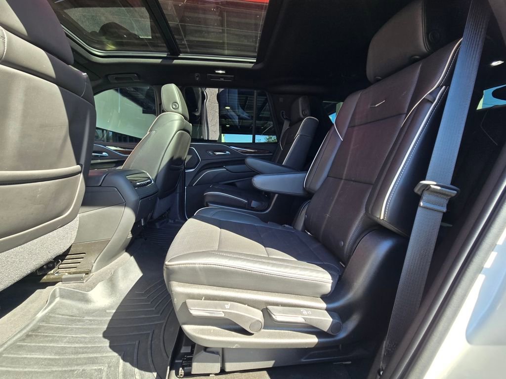 Used 2021 Cadillac Escalade Premium Luxury w/ Performance Package image 20