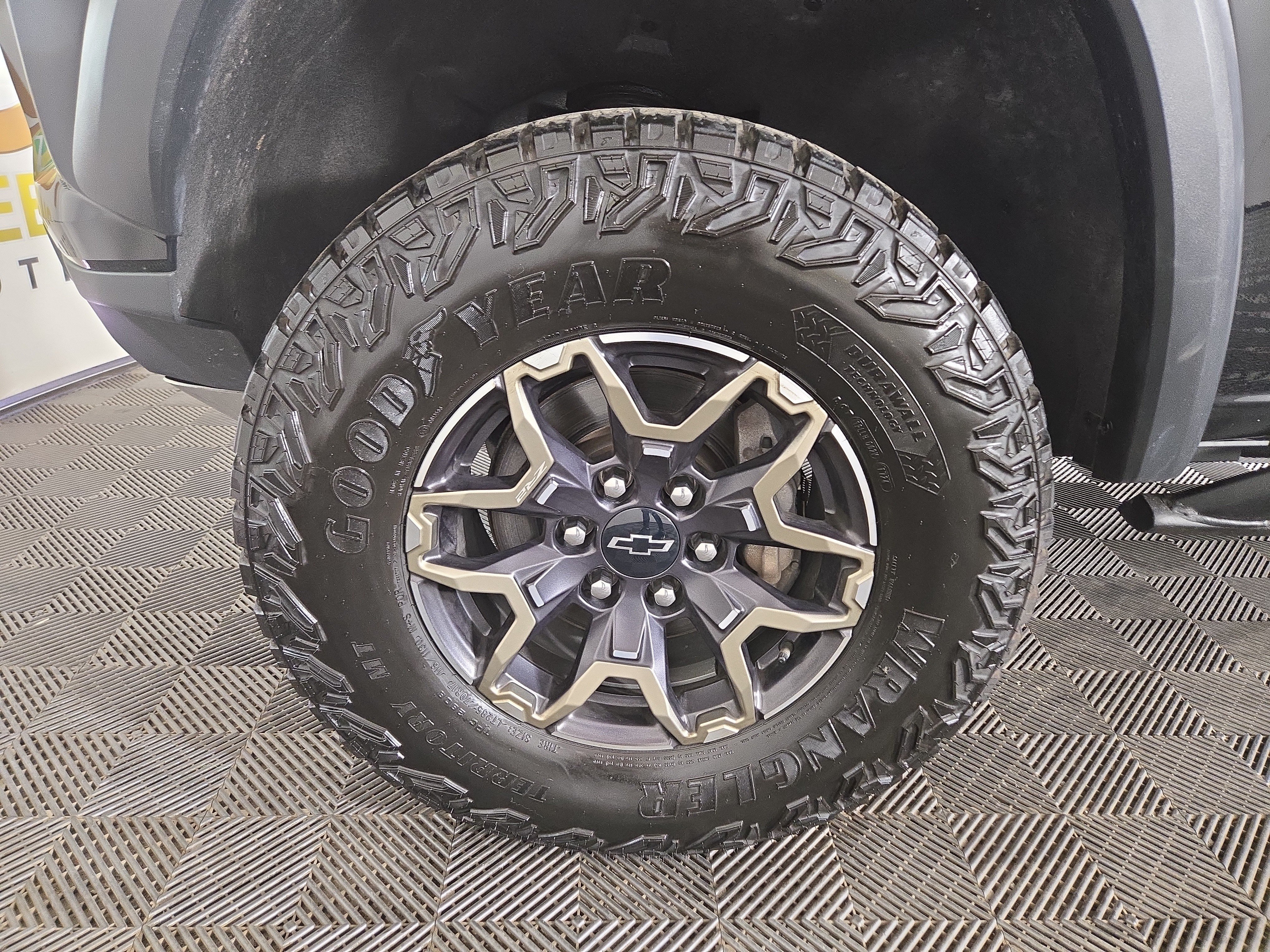 Certified 2024 Chevrolet Colorado ZR2 w/ ZR2 Convenience Package III AWD/4WD image 34