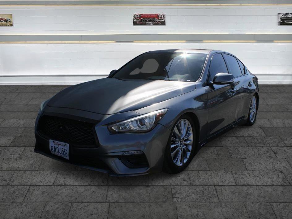 Used 2018 INFINITI Q50 Luxe w/ Essential Package (2.0T Luxe) RWD image 3