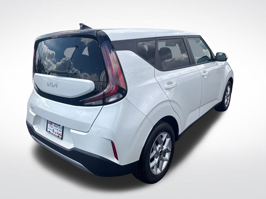 Used 2025 Kia Soul LX w/ LX Technology Package image 3