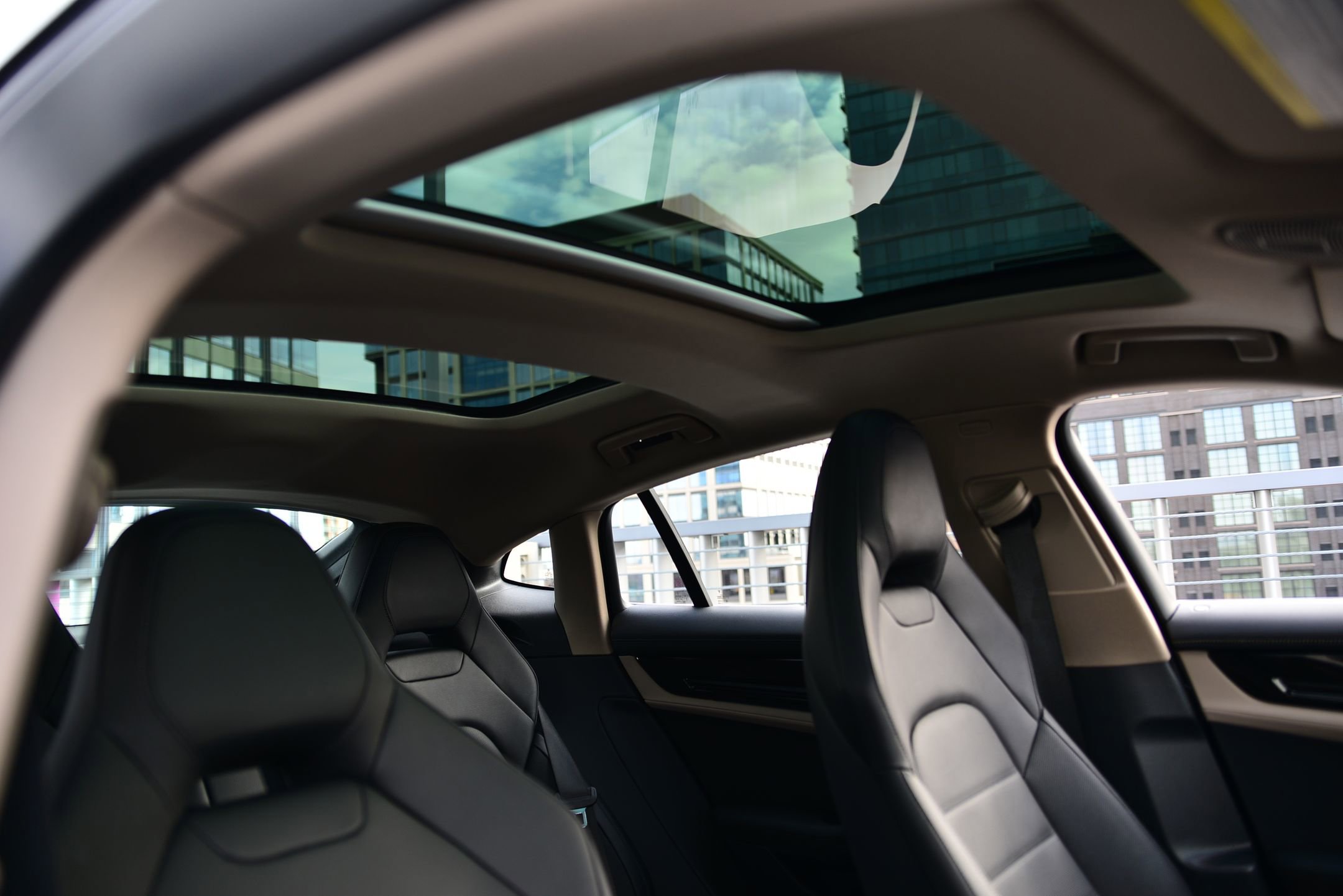 Certified 2024 Porsche Panamera 4 image 15