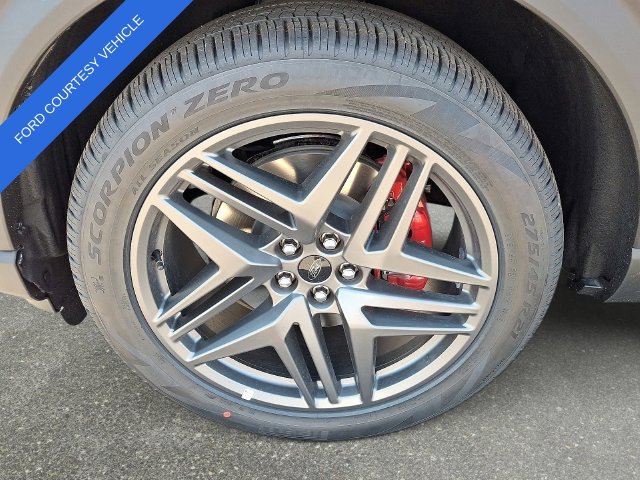 Used 2026 Ford Explorer ST-Line w/ ST-Line Street Pack AWD/4WD image 6